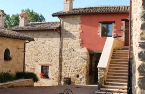 Camerino Apartment | The Bridge House