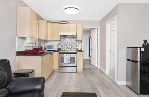 Hastings House | The Bright and Cozy Suite in Nice City - Vancouver!