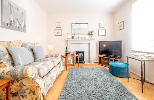 Aldeburgh House | The Britten - Aldeburgh Coastal Cottages