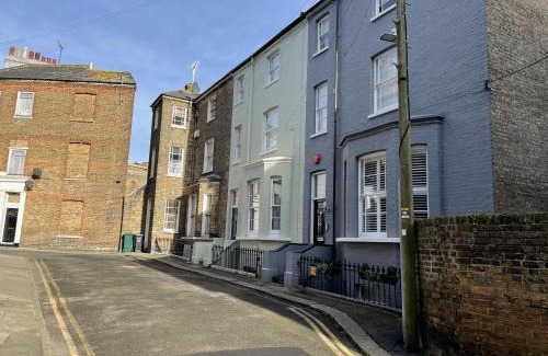 Broadstairs House | The Broadstairs Townhouse