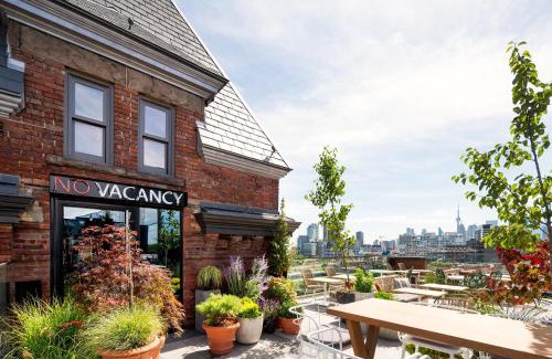 Riverside Hotel | The Broadview Hotel