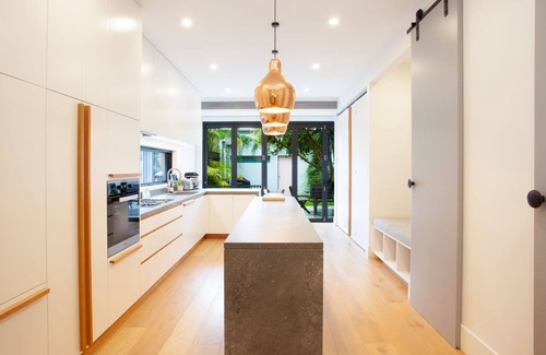 Bronte House | The Bronte Breeze - Hosted by L'Abode