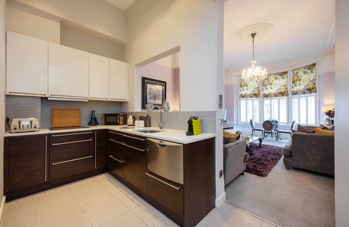 Addison Apartment | The Brook Green Retreat, by Veeve