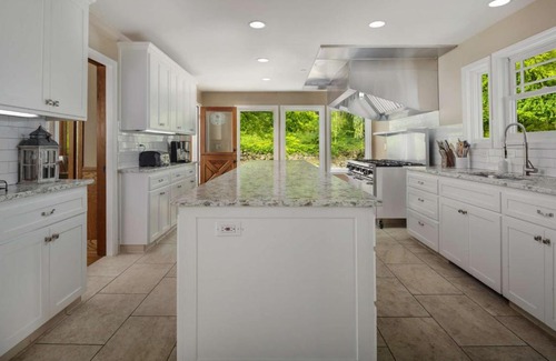 Carlton House | The Brookside Inn Estate