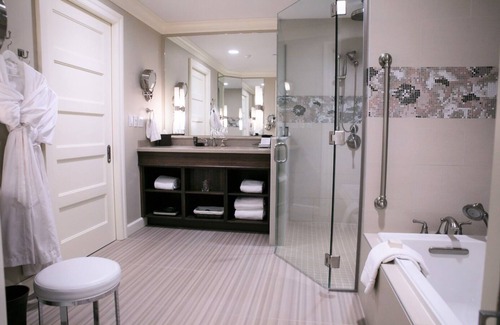 Stratford Hotel | The Bruce Hotel