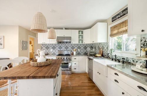 Thousand Oaks House | The B’s Hive Cottage