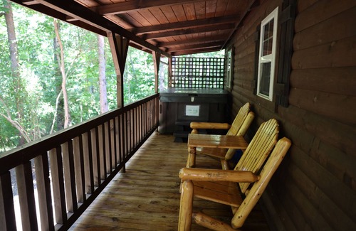 Carbon Hill Cabin | The Buckeye Fans dream Getaway