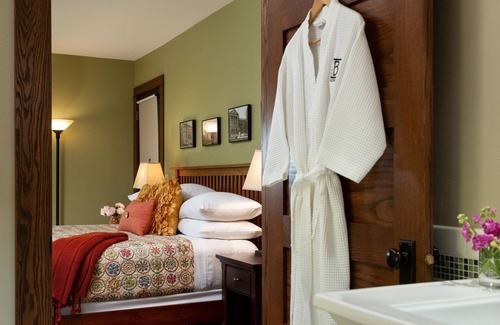Regent Bed & Breakfast | The Buckingham Inn