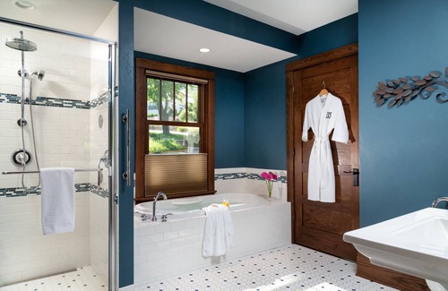 Regent Bed & Breakfast | The Buckingham Inn