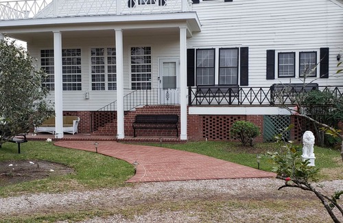 Monticello House | The Budd-Pafford House - Jefferson Quarters