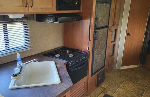 Leadwood RV Rental | The Budget Suite