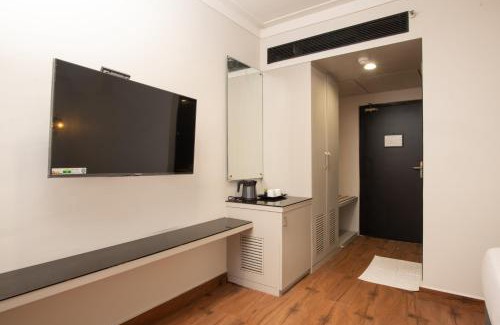 Dwaraka Nagar Hotel | The Budhil Park