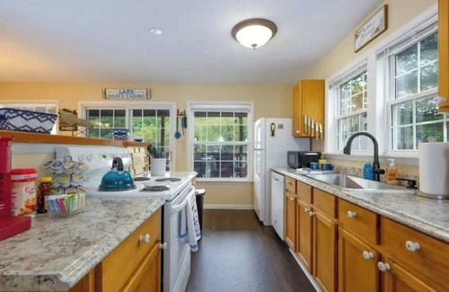 Robbinsville House | The Buffalo Lake House-Lake Front-Fire Pit-Kayaks-Private Dock