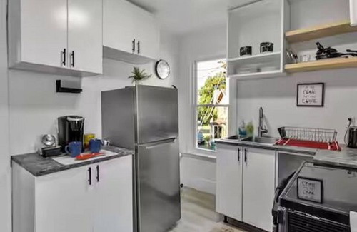 Buffalo House | The Buffalo Loft - 3 BR, Pet Friendly, with an Outdoor Fire Pit