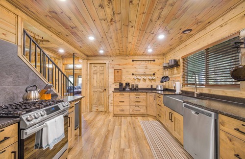 Island Park Cabin | The Buffalo River House: Riverfront Luxury, Arcade Fun, Close to Yellowstone