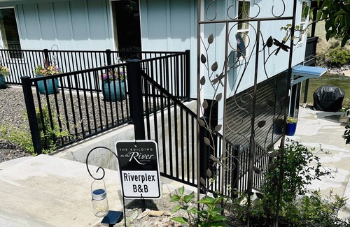 Riggins House | The Building on The River B&B