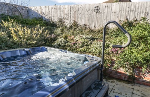 Alberbury Cottage | THE BULL BARN, family friendly, luxury holiday cottage in Alberbury