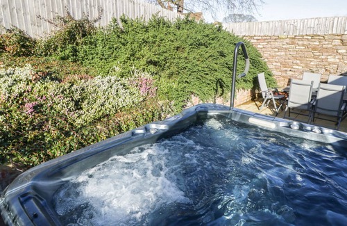 Alberbury Cottage | THE BULL BARN, family friendly, luxury holiday cottage in Alberbury