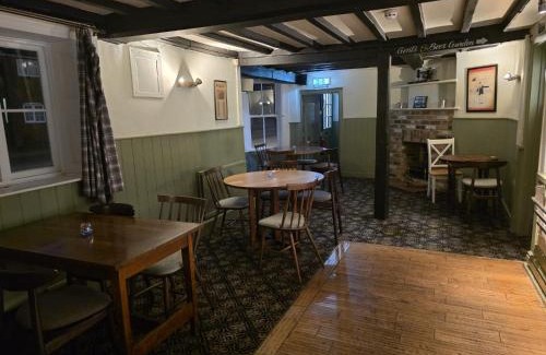 Woodfalls Bed & Breakfast | The Bull Hotel