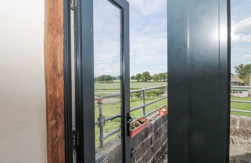 Yeovil Cottage | The Bull Pen