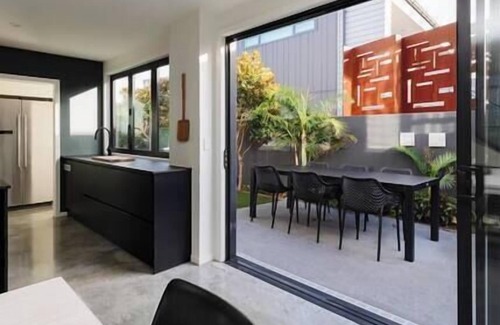 New Plymouth House | The Buller St Retreat
