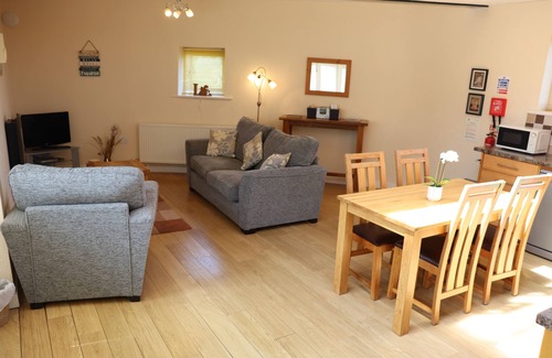 Pembroke Apartment | The Bullpen, Portclew Cottages