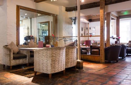 Meriden Hotel | The Bulls Head by Innkeeper's Collection
