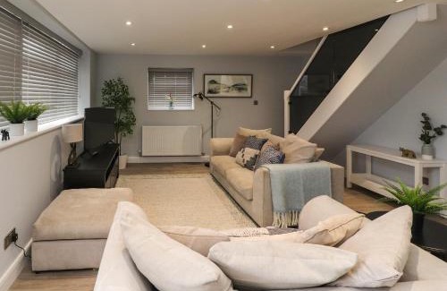 Adlington House | The bungalow at 46 Church St