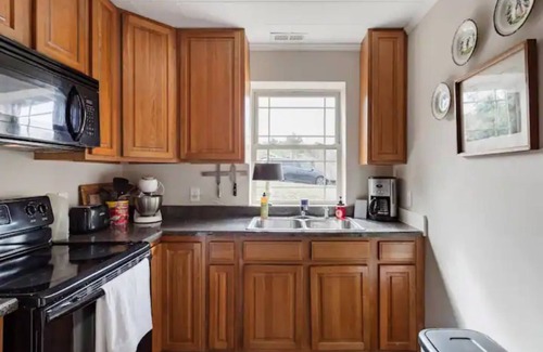 Rutherfordton House | The Bungalow at Purple Martin Greenway