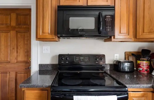 Rutherfordton House | The Bungalow at Purple Martin Greenway