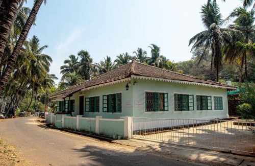 Bogmolo Ski Chalet | The Bungalow Bogmalo An 1880 Indo Portuguese Heritage Beach Villa South Goa