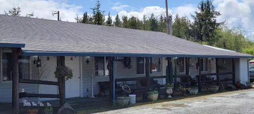 Nehalem Hotel | The Bunkhouse Motel