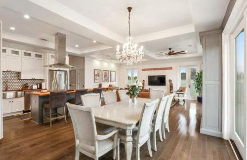 Faubourg Marigny House | The Burgundy Penthouse Steps to the French Quarter