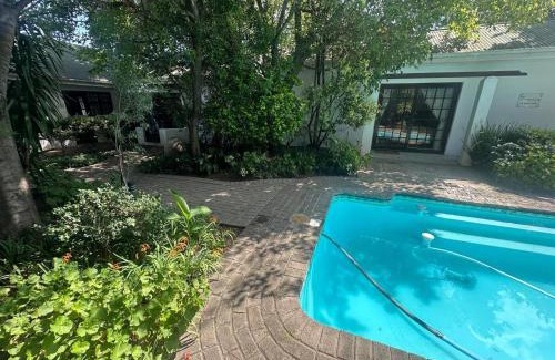 Komani Cabin | The Burrough Guest Lodge