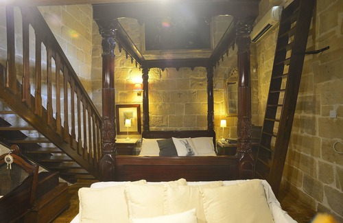 Tarxien Bed & Breakfast | The Burrow Guest House