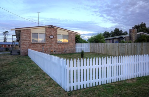Waratah Villa | The Burrow - Waratah. Picturesque town near Cradle Mountain and Tarkine