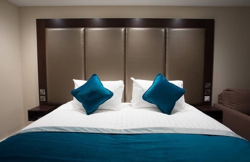 Kington Hotel | The Burton Hotel and Cloud Nine