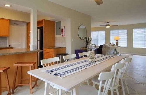 Royal Poinciana House | The Bush House - Premium Coastal Living for 4 - 2BR 1BA