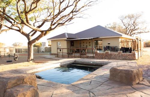 Bela-Bela House | The Bushveld Farmhouse in Mabalingwe Nature Reserve