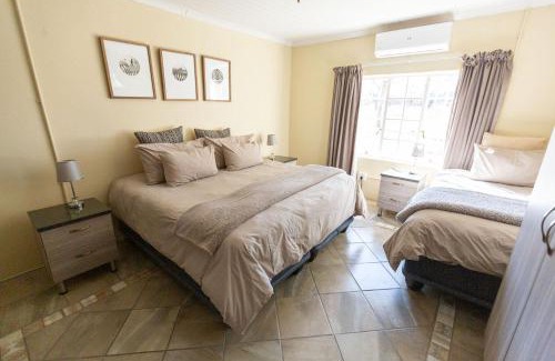Bela-Bela House | The Bushveld Farmhouse in Mabalingwe Nature Reserve