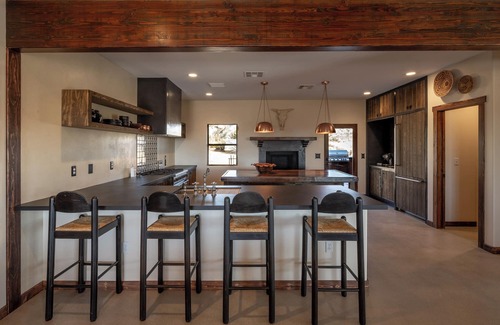 Pioneertown House | The Bust'n B Ranch - Saltwater Pool and Spa - Views - Sauna - Pioneertown