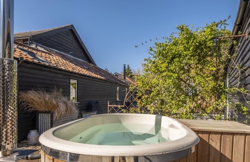 Halesworth Cabin | The Butterchurn, a luxurious designed and furnished lodge for couples