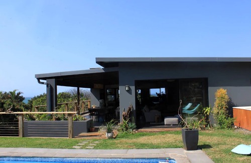 Westbrook House | The Butterfly Beach House - A stones throw away from the beach - What Bliss!