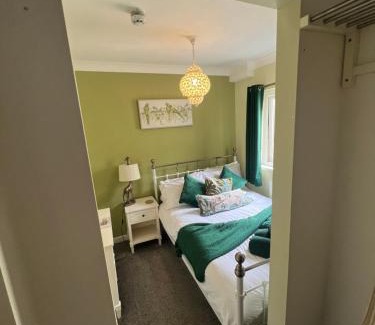 Porthcawl House | The Butterfly Guest House