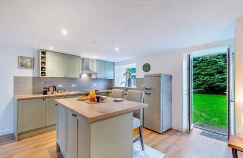 Launceston House | The Byre - Home Farm