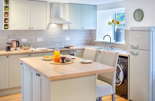 Launceston House | The Byre - Home Farm