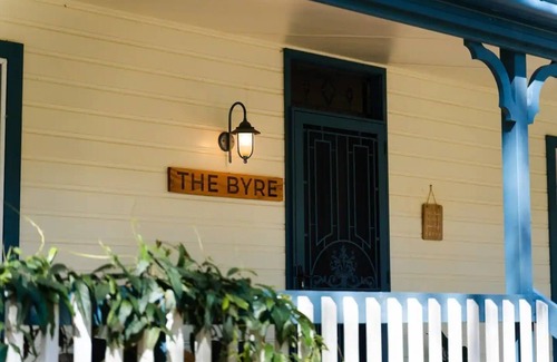 Cooperabung Cottage | The Byre - Telegraph Retreat Cottages