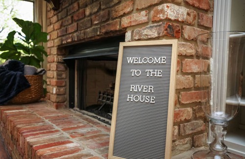 Waco House | *THE C5 RIVER HOUSE MINUTES FROM MAGNOLIA AND BAYLOR RIVER *