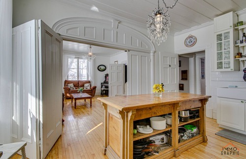Mauricie House | The castle on the Sainte-Anne River