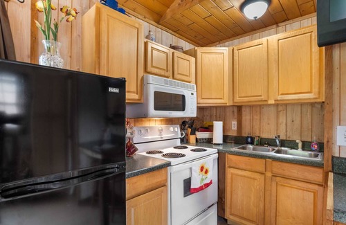 Kerrville Cabin | The Cabin at River Run